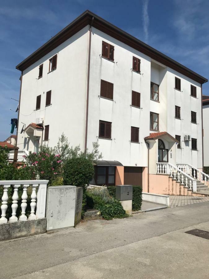Studio Apartman Lorenzo Умаг Екстериор снимка
